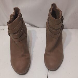 Women's Me Too Tan Leather Zip Up Booties 4" Heels Size 8 Medium